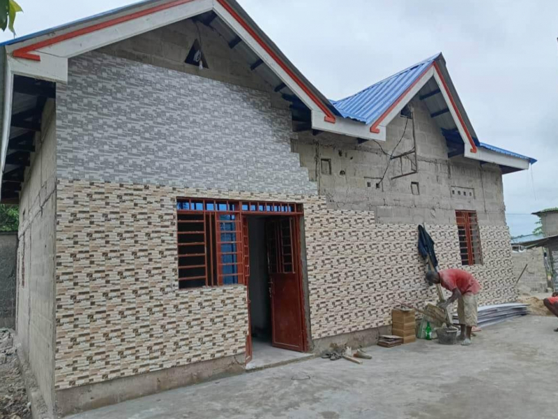 Parcelle avec une grande maison mise en vente/☎️+243895456123