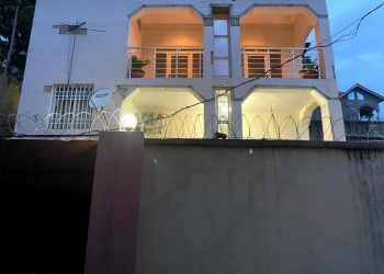 Parcelle avec maison R+1