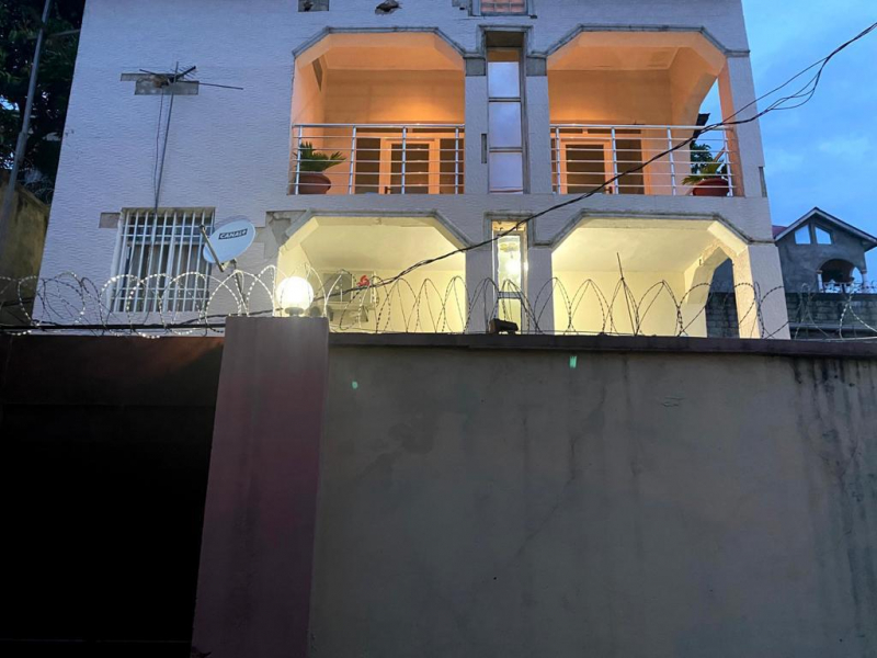 Parcelle avec maison R+1