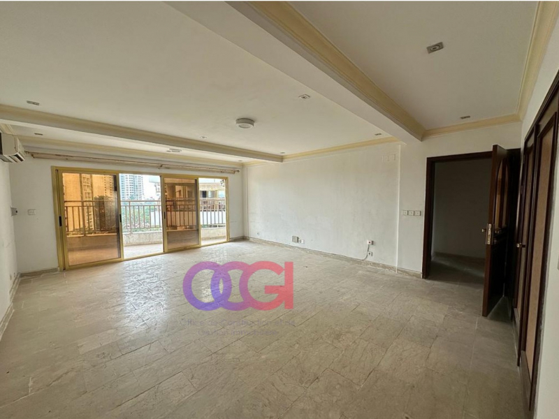 Appartement à louer à Gombé sur principale +243817958463 appel et WhatsApp