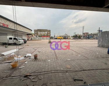 Espace commerciale à louer à Kasa Vubu ( Maman poto ) +243817958463