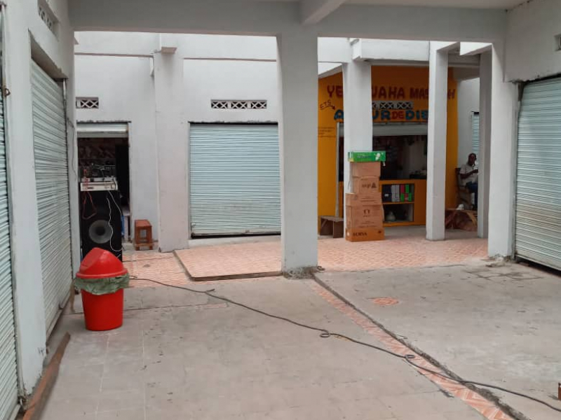 Galerie commerciale - Près du Grand Marché (Zando)