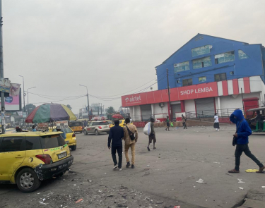 Vente d'une grande parcelle sur principale à LEMBA Super